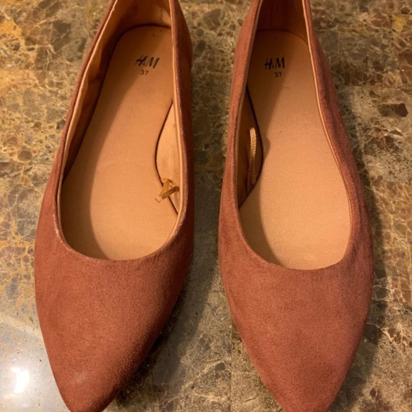 H&M Brown Suade Flats- size 7 - Picture 1 of 2